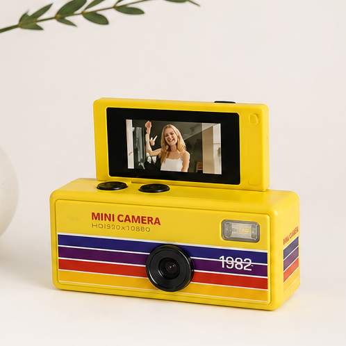 Lumo Retro Cam Keychain